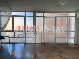 Loft, 54 m², cerca de bus y tren