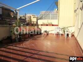 Piso, 82 m², cerca de bus y tren
