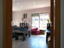 Flat, 100 m², near bus and train