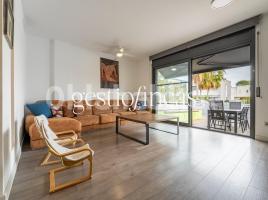 Casa (unifamiliar adosada), 220 m², cerca de bus y tren, seminuevo