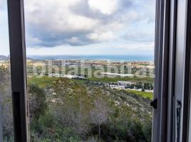 Casa (unifamiliar aislada), 465 m², cerca de bus y tren