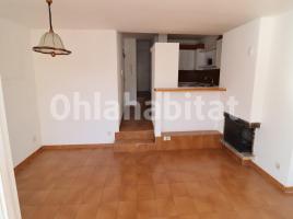 Pis, 91 m², près de bus et de train