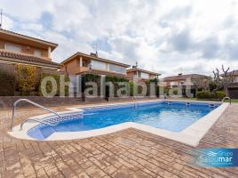 Casa (unifamiliar adosada), 230 m², cerca de bus y tren, seminuevo