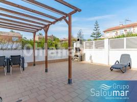 Alquiler Casa (unifamiliar aislada), 250 m², cerca de bus y tren, seminuevo