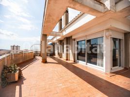 Ático, 268 m², cerca de bus y tren