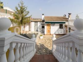 Houses (detached house), 210 m², near bus and train
