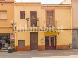Houses (detached house), 395 m², near bus and train, Casco antiguo