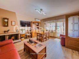 Pis, 99 m², prop de bus i tren
