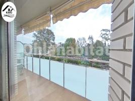 Piso, 85 m², cerca de bus y tren, seminuevo