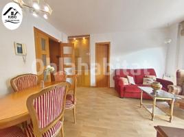 Piso, 85 m², cerca de bus y tren, seminuevo