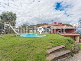 Casa (unifamiliar aislada), 403 m², cerca de bus y tren