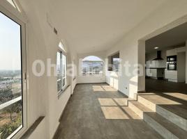  (unifamiliar aïllada), 220 m², près de bus et de train