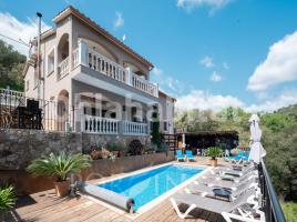 Casa (unifamiliar aislada), 285 m², cerca de bus y tren