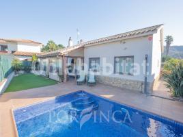 Casa (unifamiliar aislada), 107 m², cerca de bus y tren, seminuevo