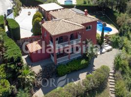 Casa (unifamiliar aislada), 230 m², cerca de bus y tren, seminuevo