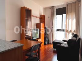 Piso, 68 m², cerca de bus y tren, seminuevo