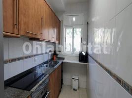 Piso, 75 m², cerca de bus y tren, seminuevo