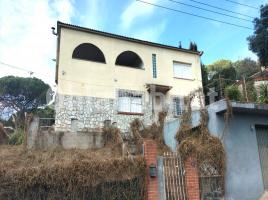Houses (detached house), 322 m², near bus and train