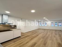 Piso, 72 m², cerca de bus y tren, Guinardó