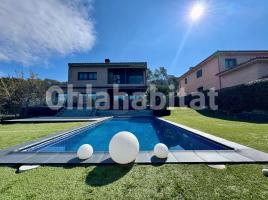  (unifamiliar aïllada), 444.50 m², près de bus et de train, presque neuf