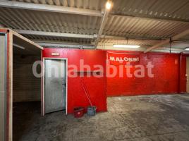 Pis, 139 m², près de bus et de train