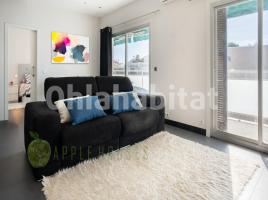 Ático, 74 m², cerca de bus y tren