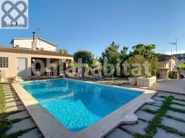Houses (detached house), 146 m², near bus and train