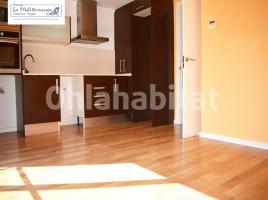 Flat, 55 m², near bus and train,  (Centre) 