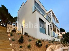 Casa (unifamiliar aïllada), 387 m², prop de bus i tren, nou, Els Pinars