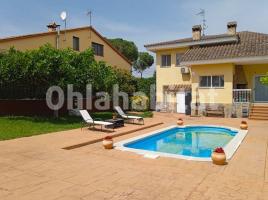  (unifamiliar aïllada), 209 m², près de bus et de train, Santa Coloma Residencial