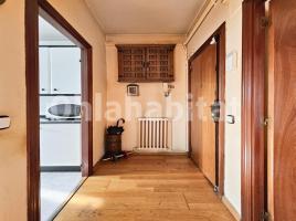 Pis, 69 m², prop bus i metro, Calle de Campeny