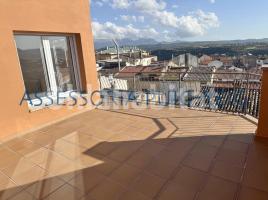 Pis, 134 m², prop de bus i tren