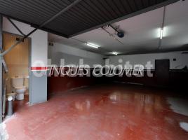 Pis, 239 m², près de bus et de train