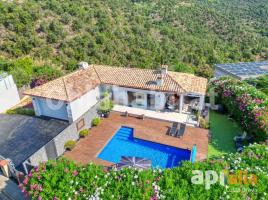 Casa (chalet / torre), 373 m², seminuevo, Calle de Zuric
