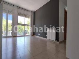 Pis, 76 m², prop de bus i tren