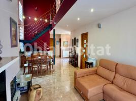 Houses (villa / tower), 268 m², almost new