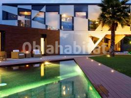 Casa (chalet / torre), 841 m², seminuevo