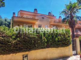 Casa (unifamiliar adosada), 238 m²