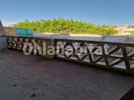 , 510 m², près de bus et de train, Calle del Nord