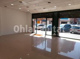 Lloguer botiga, 70 m², prop de bus i tren