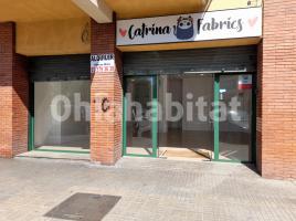 Lloguer botiga, 70 m², prop de bus i tren