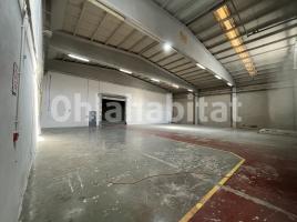 Nave industrial, 1937 m², seminuevo