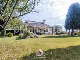 Casa (xalet / torre), 330 m²