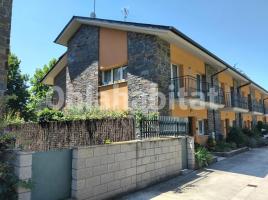 Houses (terraced house), 240 m², almost new