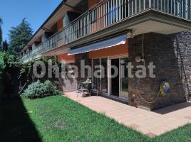 Houses (terraced house), 240 m², almost new