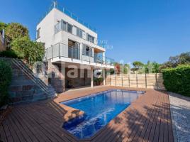 Casa (unifamiliar aislada), 245 m², seminuevo, Zona