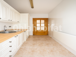 Flat, 83 m², near bus and train