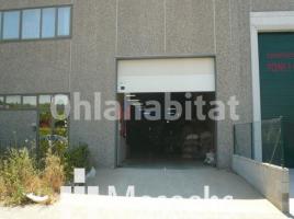 Nau industrial, 1400 m², Zona