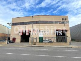 Louer , 2563 m², Zona