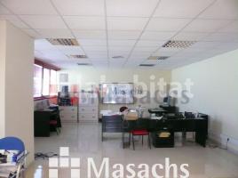 Industrial, 2110 m², Zona